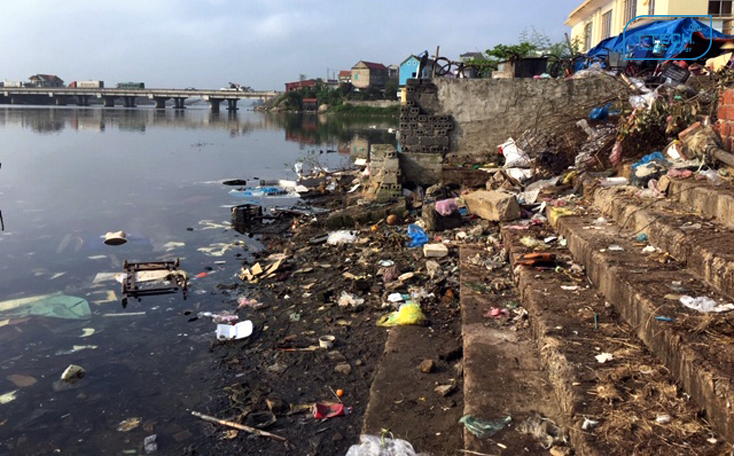 Ô nhiểm nguồn nước do rác thải tại một địa phương tỉnh Quảng Bình